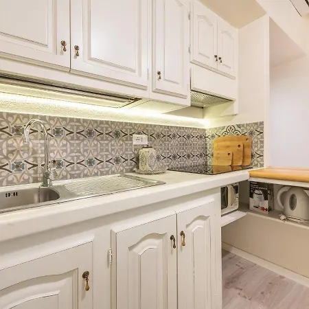 Marco's Stylish In The Heart Of Daire *