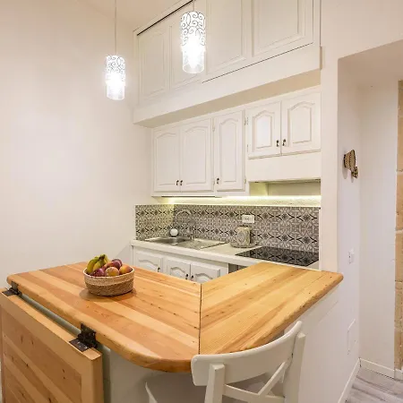 Daire Marco's Stylish In The Heart Of Cagliari