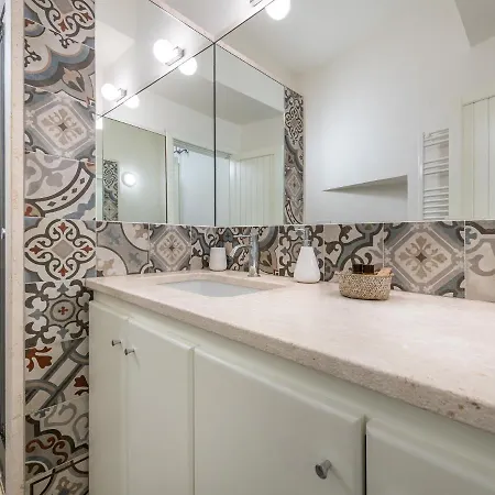 Daire Marco's Stylish In The Heart Of Cagliari